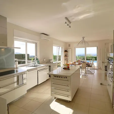 Alquiler De Espaciosa Casa En Privilegiada Zona Residencial Cercana A Roses Y Empuriabrava - Es-366-9