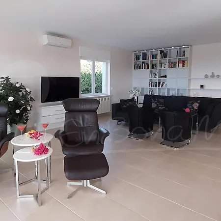 Alquiler De Espaciosa Casa En Privilegiada Zona Residencial Cercana A Roses Y Empuriabrava - Es-366-9 Holiday home *